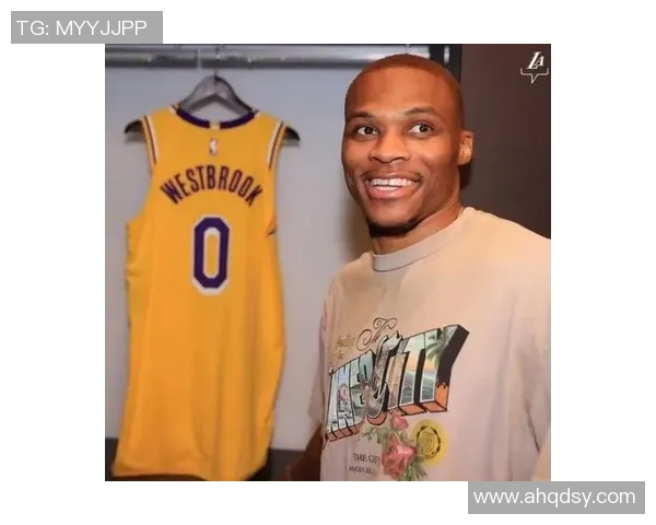 威少重返母校UCLA积极训练为新赛季寻找下家全力以赴